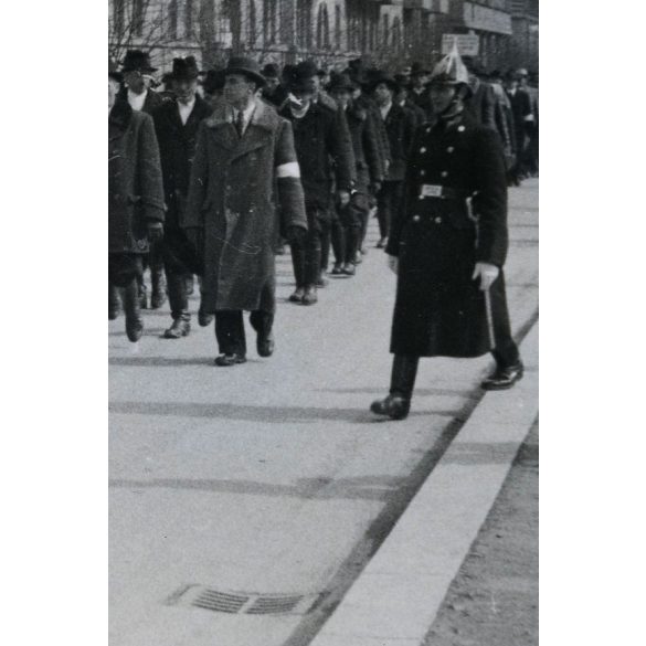 Kárpátaljai Bajtársak Bercsényi Szövetsége dísztáborozást tart, Ungvár, Kárpátalja, magyar rendőr egyenruhában, fehér karszalag, 2. világháború, Horthy-korszak, 1941. március, 1940-es évek, Ignáczy fo