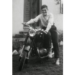   Fiú Pannonia motorkerékpárral, motor, jármű, közlekedés, szocializmus, 1960-as évek, Eredeti fotó, papírkép.  