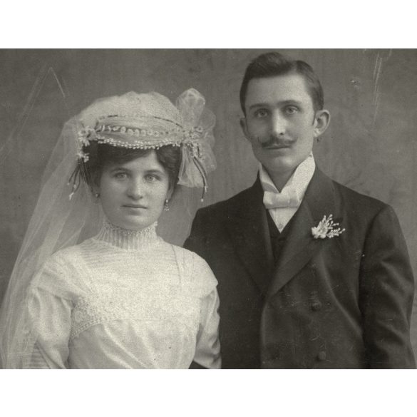 Nagyobb méret, Stojkovits és Békés műterem, Arad, Erdély, esküvő, menyasszony, vőlegény, monarchia, 1910-es évek, Eredeti kabinetfotó.   