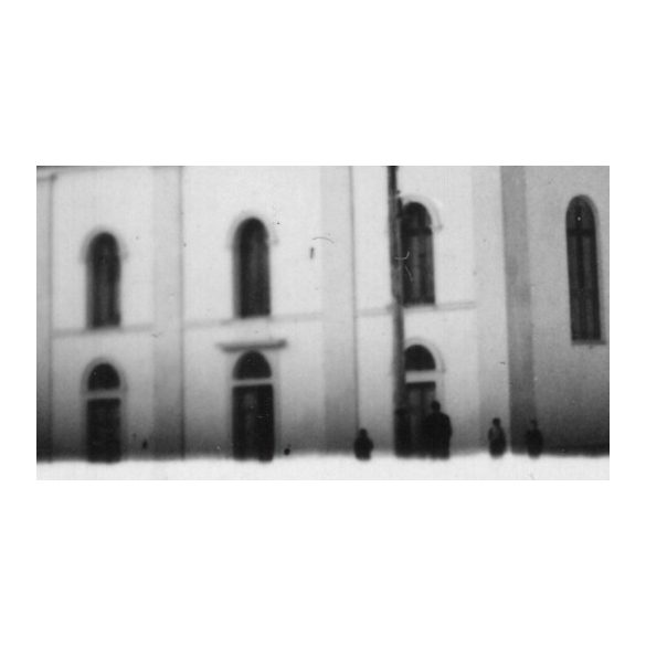 A Szepsii római katolikus templom, Szepsi, Felvidék, utcakép, Horthy-korszak, templom, egyház, vallás, helytörténet, 1935., 1930-s évek, Eredeti fotó, papírkép. 