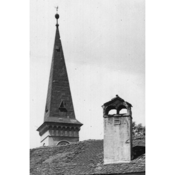 Régi bástya, lakóházzá átalakítva, Kassa, Felvidék, utcakép, Horthy-korszak, építészet, épület, templomtorony, egyház, vallás, helytörténet, 1935., 1930-s évek, Eredeti fotó, papírkép.  