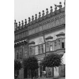 Eperjes reneszánsz stílusú épületei, köztük a Rákóczi-házzal, Eperjes, Felvidék, utcakép, Horthy-korszak, épületek, feliratok, táblák, helytörténet, 1935., 1930-s évek, Eredeti fotó, papírkép.   