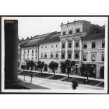 Lőcsei utcakép, rajta a lőcsei fehérasszony és Andrássy István házai, Lőcse, Felvidék, Horthy-korszak, feliratok, építészet, házak, helytörténet, 1935., 1930-s évek, Eredeti fotó, papírkép.   