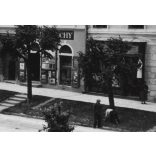 Lőcsei utcakép, rajta a lőcsei fehérasszony és Andrássy István házai, Lőcse, Felvidék, Horthy-korszak, feliratok, építészet, házak, helytörténet, 1935., 1930-s évek, Eredeti fotó, papírkép.   