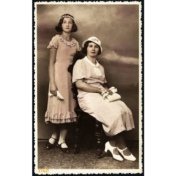 Papp műterem, Budafok, (Budapest), anya lányával, elsőáldozás (?), Horthy-korszak, helytörténet, 1930-as évek, Eredeti fotó, kézzel színezett papírkép.  