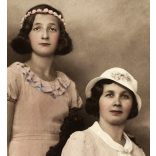 Papp műterem, Budafok, (Budapest), anya lányával, elsőáldozás (?), Horthy-korszak, helytörténet, 1930-as évek, Eredeti fotó, kézzel színezett papírkép.  