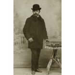 Alkalmi, vásári műterem, Párkány, Felvidék, „párkányi vásárfia”, kalapos úr portréja, 1904, 1900-as évek, Eredeti CDV, hátulján feliratozott vizitkártya fotó. 