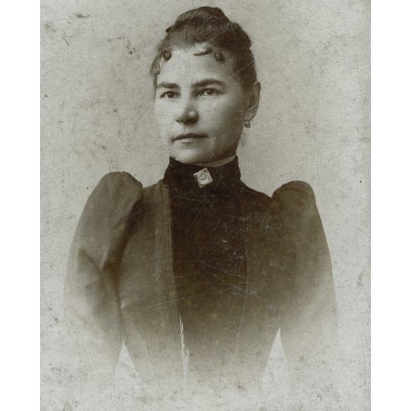 Dunky fivérek műterem, Kolozsvár, Erdély, elegáns hölgy portréja, 1893, 1890-es évek, Eredeti CDV, hátulján feliratozott vizitkártya fotó.   