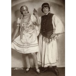   Photo Sonya műterem, Budapest, lányok magyaros ruhában, lány fiú ruhában, népviselet, különös, Horthy-korszak, 1930-as évek, Eredeti fotó, jelzett papírkép.  