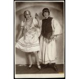 Photo Sonya műterem, Budapest, lányok magyaros ruhában, lány fiú ruhában, népviselet, különös, Horthy-korszak, 1930-as évek, Eredeti fotó, jelzett papírkép.  