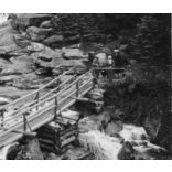 Kirándulók a tarpataki-vízesés középső szakaszán, Tátra, Felvidék, Horthy-korszak, természet, vízesés, helytörténet, 1935., 1930-s évek, Eredeti fotó, papírkép.  