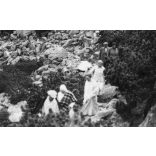 Kirándulás a poprádi-tó sziklái közt, Poprád, Felvidék, Horthy-korszak, természet, tó, helytörténet, 1935., 1930-s évek, Eredeti fotó, papírkép.  