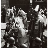 Nagyobb méret, Szendrő István fotóművészeti alkotása, Horthy Miklós az ünnepségen, Budapest, kormányzó, katonák, huszárok, lovak, kitüntetések, Pest megye, 1930-as évek. 