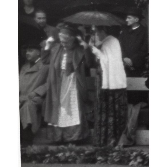 Nagyobb méret, Szatmárnémeti, Erdély, Magyar Királyi Államvasutak Fiúnevelő Intézetének és Árvaházának felavatása. A résztvevők között híres nemesek, politikusok és egyházi vezetők, 1941. szeptember 