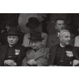 Nagyobb méret, Szatmárnémeti, Erdély, a Magyar Királyi Államvasutak Fiúnevelő Intézetének és Árvaházának felavatása. A résztvevők között híres nemesek, politikusok és egyházi vezetők, 1941. szeptember