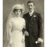 Nagyobb méret, Stojkovits és Békés műterem, Arad, Erdély, esküvő, menyasszony, vőlegény, bajusz, ünnep, monarchia, helytörténet, 1900-as évek, Eredeti  kabinetfotó, alja vágott, felső sarka sérült.  