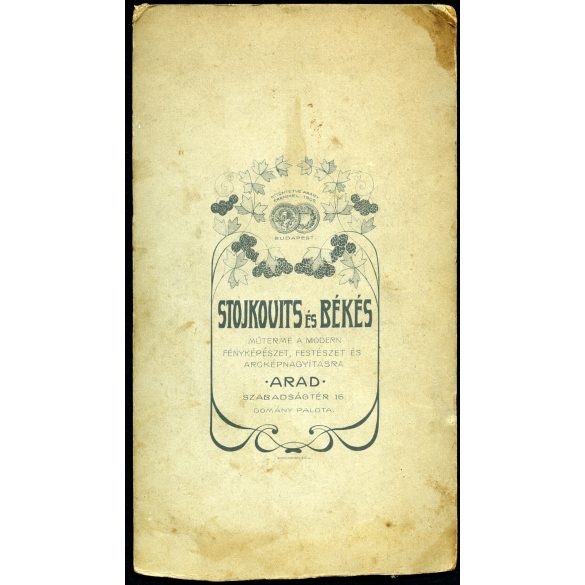 Nagyobb méret, Stojkovits és Békés műterem, Arad, Erdély, esküvő, menyasszony, vőlegény, bajusz, ünnep, monarchia, helytörténet, 1900-as évek, Eredeti  kabinetfotó, alja vágott, felső sarka sérült.  