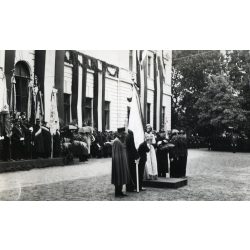   Vitéz Horthy Istvánné zászlót avat a Magyar Királyi Államvasutak Fiúnevelő Intézetének és Árvaházának megnyitó ünnepén. Szatmárnémeti, Erdély, 2. világháború, Horthy-korszak, helytörténet, 1941. szept