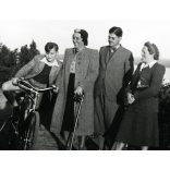 Kerékpárral a visszhangnál, Tihany, Balaton, Apátság, Horthy-korszak, helytörténet, 1940, 1940-es évek, Eredeti fotó, papírkép, hátulján ragasztásnyomok. 