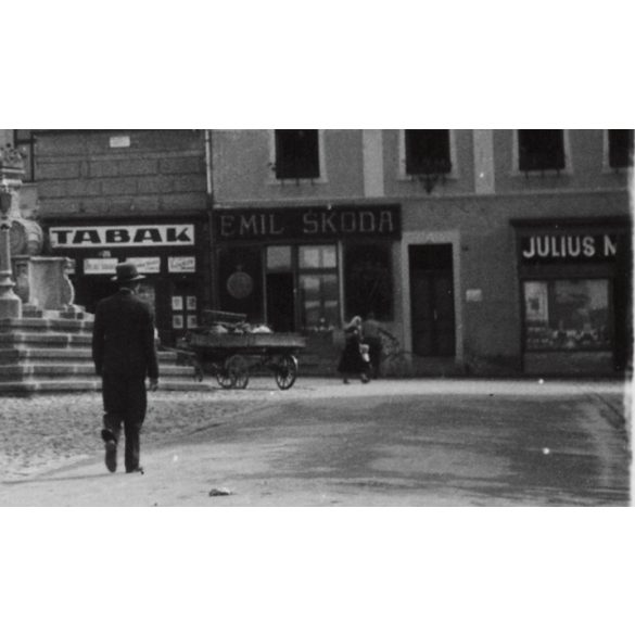 Besztercebánya főtere, óratorony, Mária-oszlop, Besztercebánya, Felvidék, utcakép, Horthy-korszak, feliratok, táblák, helytörténet, 1935., 1930-s évek, Eredeti fotó, papírkép.  