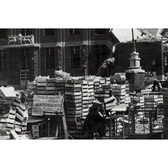 Nagyobb méret, Szendrő István fotóművészeti alkotása, a Magyar Élelmiszer-szállító Rt. épülete a 2. világháború után, Nagyvásártelep, Budapest, Tóth Kálmán utca 8-10., épület, rom, 