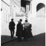 A trencséni Szűz Mária Születése templom, Trencsén, Felvidék, utcakép, Horthy-korszak, város, templom, egyház, vallás, feliratok, táblák, helytörténet, 1935., 1930-s évek, Eredeti fotó, papírkép.  