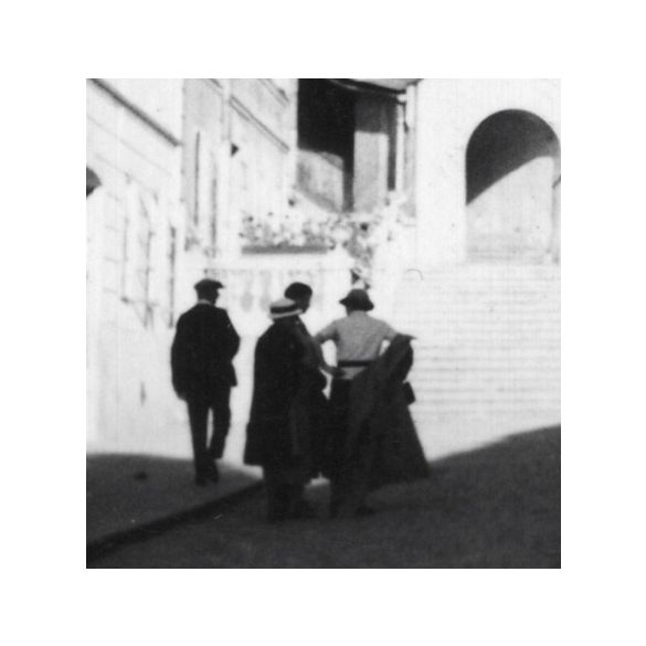 A trencséni Szűz Mária Születése templom, Trencsén, Felvidék, utcakép, Horthy-korszak, város, templom, egyház, vallás, feliratok, táblák, helytörténet, 1935., 1930-s évek, Eredeti fotó, papírkép.  