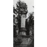 Nagyobb méret, Szendrő István fotóművészeti alkotása, Szentháromság-szobor Tamásiban, Tamási, Tolna megye, 1930-as évek. Eredeti, pecséttel jelzett fotó, papírkép. 