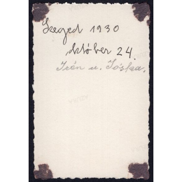 Magas rangú katonatiszt és felesége a vonaton, Szeged, Irén és Jóska, Csongrád-Csanád megye, harcászat, katonatiszt, kitüntetések, vonat, egyenruha helytörténet, 1930., 1930-s évek, Eredeti fotó, papí