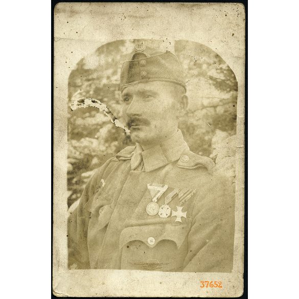 Magyar katona, Janka Sándor egyenruhában, érdemrend, 1. világháború, monarchia, 1910-es évek, Eredeti fotó, hátulján feliratozott papírkép. 