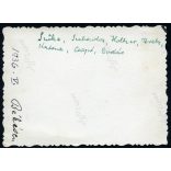 Elegáns fiatal férfiak a padon, Békés, utcakép, Horthy-korszak, Békés megye, helytörténet, 1936., 1930-as évek, Eredeti fotó, papírkép, hátoldalon a szereplők neveivel. 