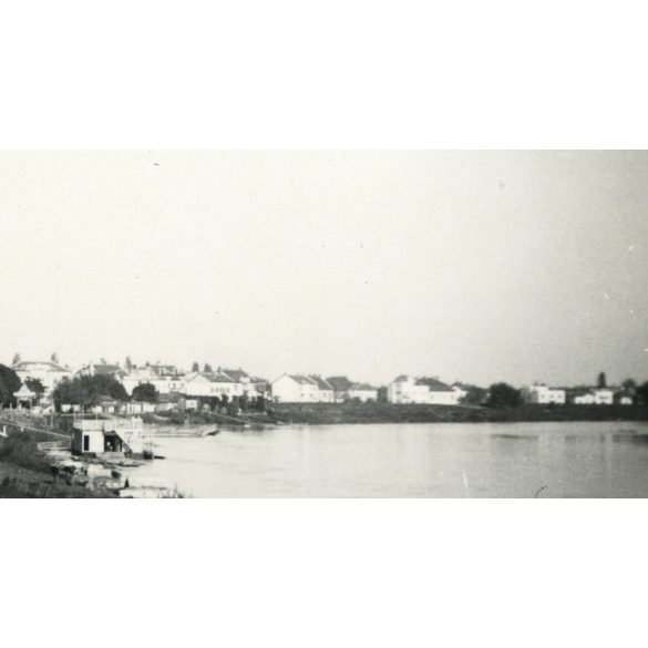 Elegáns hölgy kalapban, Arad, Erdély, Maros, folyó, Horthy-korszak, városkép, helytörténet, 1936., 1930-as évek, Eredeti fotó, papírkép.   