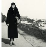 Elegáns hölgy kalapban, Arad, Erdély, Maros, folyó, Horthy-korszak, városkép, helytörténet, 1936., 1930-as évek, Eredeti fotó, papírkép.   