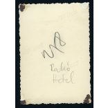 Elegáns hölgyek a Hotel előtt, Rahó, Kárpátalja, kutya, utcakép, Horthy-korszak, 1940-es évek, Eredeti fotó, papírkép. 