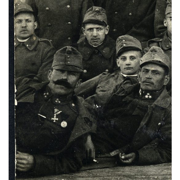 Magyar katonák egyenruhában, Budapest, laktanya, Jákó Dezső levele Tiszaburára édesapjának Jákó Balázs református lelkésznek, kitüntetés, 1. világháború, monarchia, 1917., 1910-es évek, Eredeti fotó, 