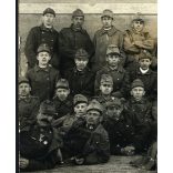 Magyar katonák egyenruhában, Budapest, laktanya, Jákó Dezső levele Tiszaburára édesapjának Jákó Balázs református lelkésznek, kitüntetés, 1. világháború, monarchia, 1917., 1910-es évek, Eredeti fotó, 