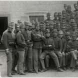 Magyar katonák egyenruhában, Budapest, laktanya, fiú levele Tiszaburára édesapjának Jákó Balázs református lelkésznek, kitüntetés, 1. világháború, monarchia, 1914., 1910-es évek, Eredeti fotó, 