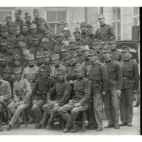 Magyar katonák egyenruhában, Budapest, laktanya, fiú levele Tiszaburára édesapjának Jákó Balázs református lelkésznek, kitüntetés, 1. világháború, monarchia, 1914., 1910-es évek, Eredeti fotó, 