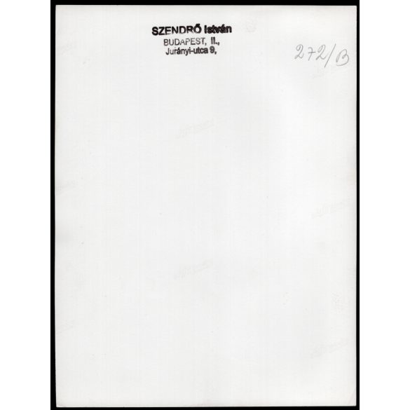 Nagyobb méret, Szendrő István fotóművészeti alkotása, Szent István király szobra a Hősök terén, Budapest, 1930-as évek. Eredeti, pecséttel jelzett fotó, papírkép, Agfa Brovira papíron. 