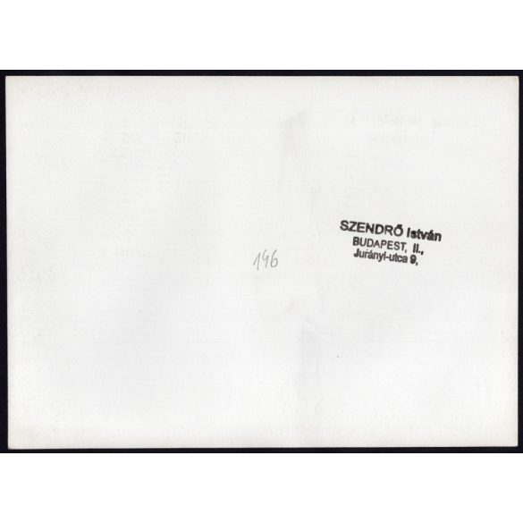 Nagyobb méret, Szendrő István fotóművészeti alkotása, a városligeti Iparcsarnok a 2. világháború után, Budapest, épület, szerkezet, 1945., 1940-es évek. Eredeti, pecséttel jelzett fotó, papírkép. 