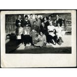 Eszperantó találkozó Magyarországon, eszperantó zászló, nemzetközi újságok, magazinok, eszperantó zászló, Horthy-korszak, tudomány, 1920-as évek, Eredeti fotó, papírkép. 