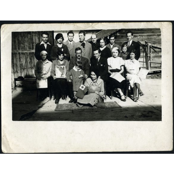 Eszperantó találkozó Magyarországon, eszperantó zászló, nemzetközi újságok, magazinok, eszperantó zászló, Horthy-korszak, tudomány, 1920-as évek, Eredeti fotó, papírkép. 