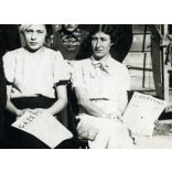 Eszperantó találkozó Magyarországon, eszperantó zászló, nemzetközi újságok, magazinok, eszperantó zászló, Horthy-korszak, tudomány, 1920-as évek, Eredeti fotó, papírkép. 