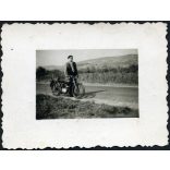 Kisebb méret, úr Csepel 125-ös motorkerékpárral, jármű, közlekedés, kommunizmus, 1950-es évek, Eredeti fotó, papírkép.   