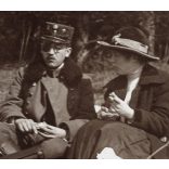 Sebesült félszemű katona piknikel az erdőben, magyar egyenruha, 1. világháború, monarchia, 1910-as évek, Eredeti fotó, papírkép.   