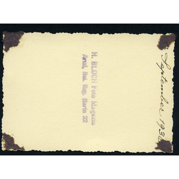 Elegáns hölgy kalapban, retiküllel, Arad, Erdély, Maros-part, Horthy-korszak, helytörténet, 1936., 1930-as évek, Eredeti fotó, papírkép, hátulján ragasztásnyomokkal. 