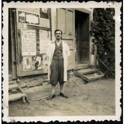   Boltos a szatócsüzlet előtt, Szatmárcseke, Tungsram plakát, feliratok, , Horthy-korszak, helytörténet, Szabolcs-Szatmár-Bereg megye, 1937., 1930-as évek, Eredeti fotó, papírkép.  