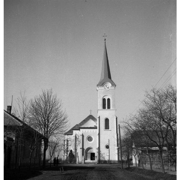 Szent Miklós katolikus templom, Kunszentmiklós, utcarészlet, egyház, helytörténet, Bács-Kiskun megye, 1930-as évek,  Eredeti nagyméretű fotó negatív!  