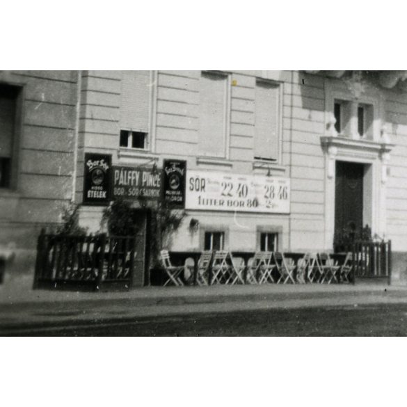 Bem rakpart 50. a Pálffy Pincével, Budapest, vendéglátás, kocsma, városkép, épület, Horthy-korszak, 1930-as évek, Eredeti fotó, hátulján feliratozott papírkép.   