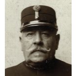 Bajszos férfi egyenruhában, Budapest, a fotón BKVT - Budapesti Közúti Vaspálya Társaság szárazbélyegző, monarchia, közlekedés, helytörténet, 1910-es évek, Eredeti fotó, papírkép. 